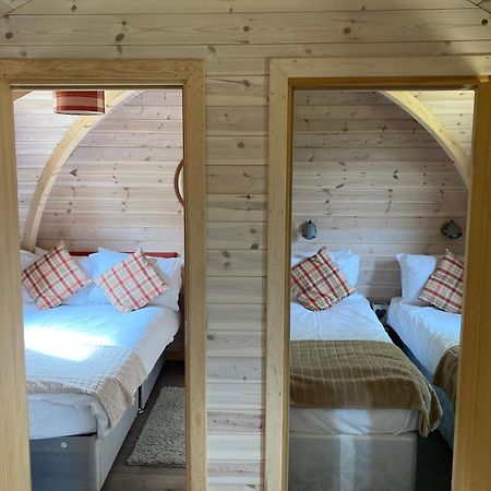 Rabbit Glamping Pod School House Farm Hotel Leighton  Ngoại thất bức ảnh