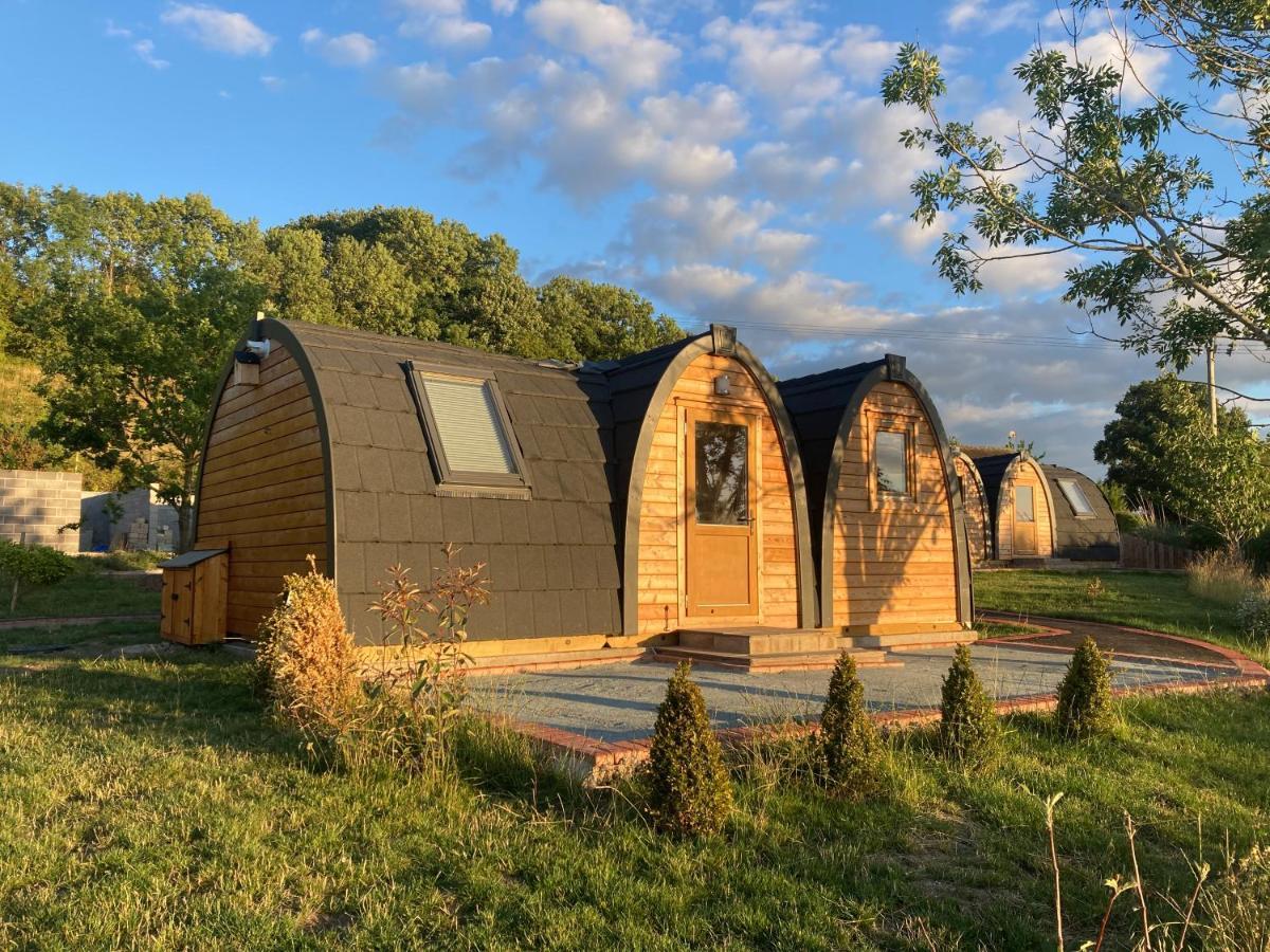 Rabbit Glamping Pod School House Farm Hotel Leighton  Ngoại thất bức ảnh